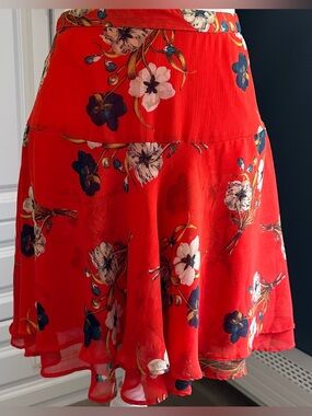 Ladies Old Navy Lined Red Floral A-Line Skirt. Size 8